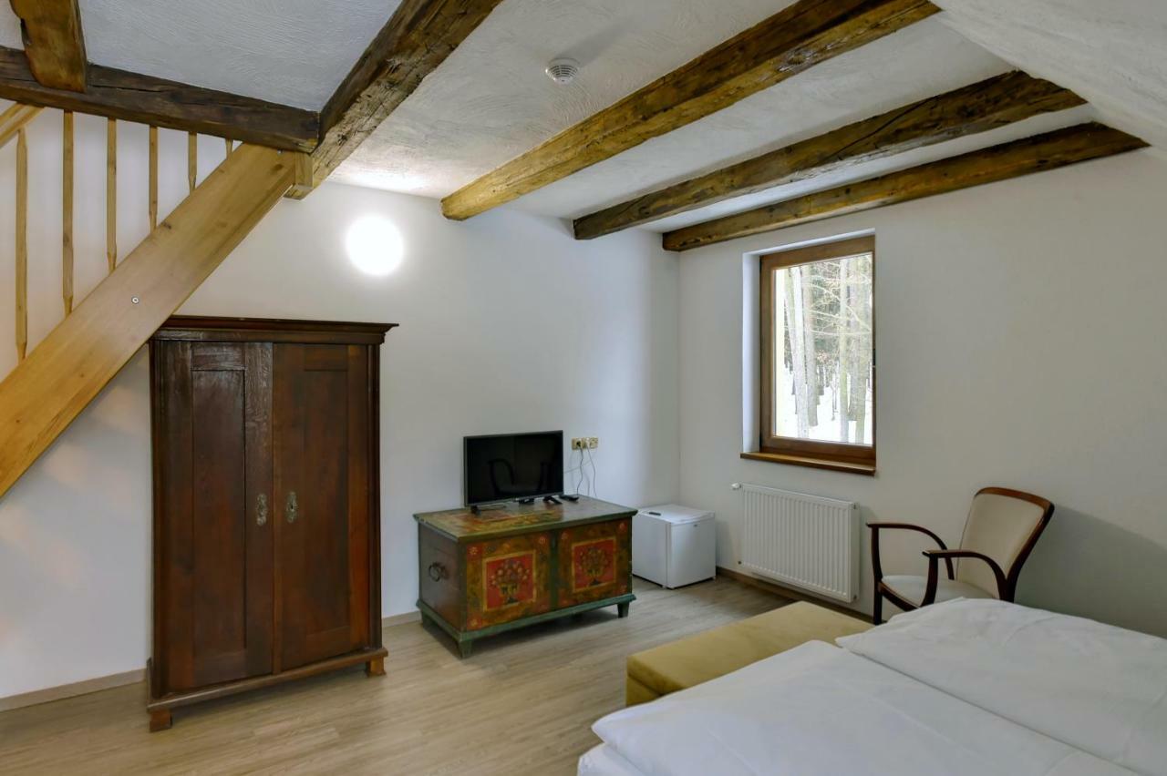 Zamecka Fortovna Obora - Forester House Kaznejov Extérieur photo